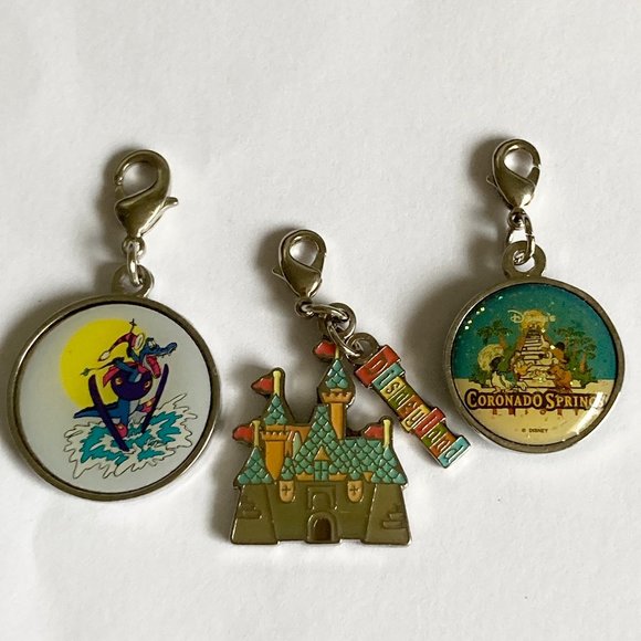Vintage Disney 3 Charm Lot Cinderella Castle Blizzard Beach Coronado Springs - Picture 3 of 12